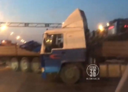 Сложившийся длинномер на воронежской окружной попал на видео