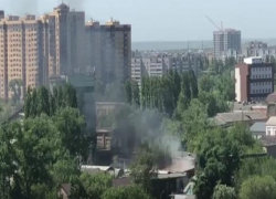 В Воронеже попал на видео крупный пожар в центре города