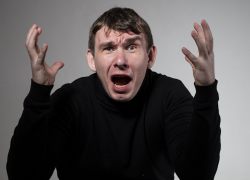 Воронежец поговорил по телефону и лишился 200 тыс рублей