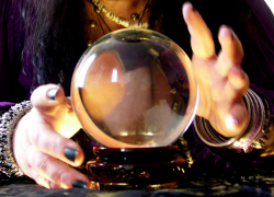 Воронежская пенсионерка стала жертвой экстрасенсов