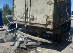 Водитель и пассажиры чудом выжили в жутком ДТП с МАЗом в Воронеже