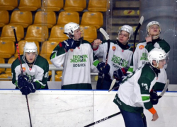 Не египетская, а молочная сила ведет воронежский хоккейный клуб в полуфинал 