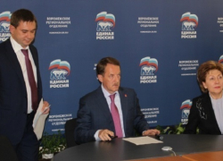 Губернатор Гордеев в 2016 году официально не принял ни Макина, ни Увайдова