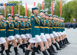 Более 1700 флагов ко Дню Победы вновь закупает мэрия Воронежа