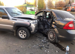 3 человека пострадали в массовой аварии в Воронеже