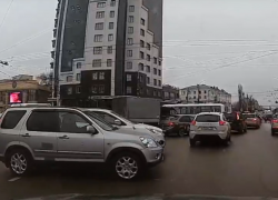 Что происходит с Заставой, когда не работает светофор, наглядно показали в Воронеже