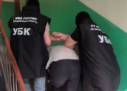 Опубликовано видео обыска силовиков в мошенническом колл-центре в Воронеже