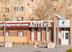 88-летнюю пенсионерку дерзко ограбили в очереди в воронежской аптеке