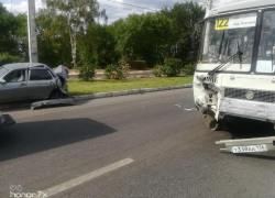 Последствия ДТП с маршруткой показали на фото в Воронеже 