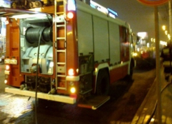 В Воронеже ночью 21 спасатель тушил загоревшийся склад