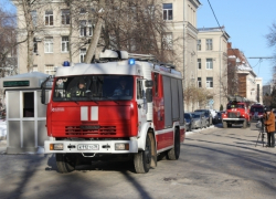 Воронежские пожарные спасли из "огня" сотрудников полиции Главного управления МВД 