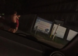 «Клянусь, я её не душил!»: дворовую драму сняли на видео в Воронеже 