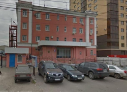 Следователи заинтересовались воронежцем, выпавшим из окна отдела полиции