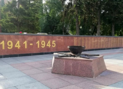 Вечный огонь неожиданно потух на Памятнике Славы в Воронеже