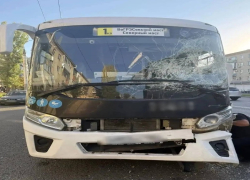 Двухлетний ребёнок и ещё четверо пассажиров пострадали в ДТП с двумя автобусами в Воронеже