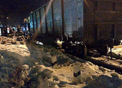 На севере Воронежа тепловоз протаранил легковушку