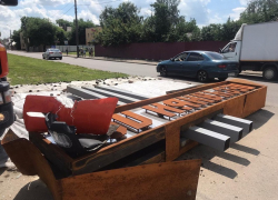 Указатель «Песчаный лог» вновь стал жертвой ДТП в Воронеже