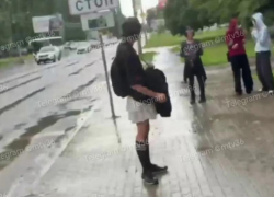 «Стреляй в него, братан»: парня в юбке забили ногами на видео в Воронеже