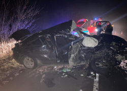 Последствия смертельной аварии Mitsubishi и микроавтобуса показали в Воронежской области 