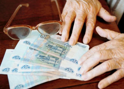 В Воронеже пенсионерка отдала незнакомке крупную сумму на "операцию" внучке