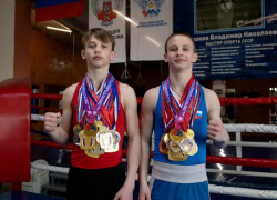 Как сломать чемпиона: боксеры-близнецы из Воронежа рассказали, кто ставит подсечку их карьере 