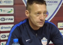 Красноярский тренер назвал поле на воронежском стадионе огородом