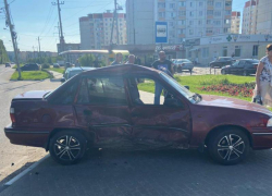 Автомобилистка нарушила ПДД и попала в ДТП в Воронеже – пострадали три человека