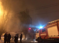 В Воронеже ночью сгорела популярная пекарня