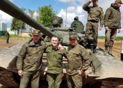 Пользователи Сети изучают детали военно-полевых сборов депутатов Госдумы