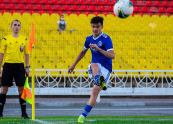 «Факел» разгромил белгородцев на стадионе без зрителей