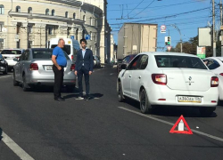 Подъем в центре Воронежа встал в час пик из-за двух водителей