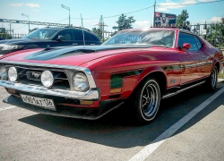 Культовый Ford Mustang 1972 года сфотографировали в Воронеже