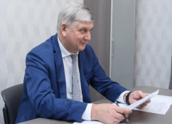 Сдержать рост тарифов на вывоз мусора за 115 млн рублей пообещал воронежский губернатор