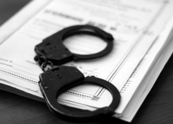 Женщину осудили за убийство мужа, которого она похоронила в воронежской канализации 	