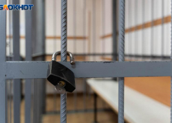 Мужчина зарезал друга из-за телефона – какое решение вынес воронежский суд 
