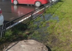 Воронежцев возмутила льющаяся вода из колодца в Северном микрорайоне