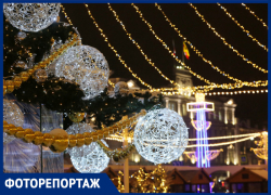 И стала площадь осиянна: в центр Воронежа пришел новый 2023 год 