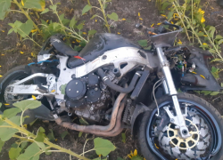 Мотоциклист разбился насмерть после того, как опрокинулся в кювет под Воронежем