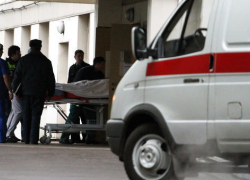 В Воронеже в полночь автомобилист врезался в дерево и погиб на месте