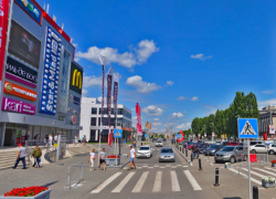 На парковке у ТЦ «Московский проспект» воронежец сбил 75-летнюю бабушку