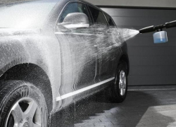 На воронежской автомойке ночью сгорела  машина