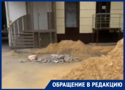 Ремонт тротуара оставил пешеходов  без тротуара в центре Воронежа 