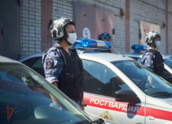 Сбежавшего из дома после ссоры с бабушкой воронежского подростка разыскала Росгвардия 