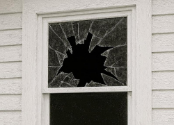 Школа, АЗС и дома пострадали в результате массовой атаки БПЛА в Воронежской области 