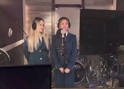 Сотрудницы ФНС необычным способом напомнили воронежцам об уплате налогов