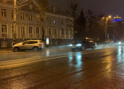 BMW протаранила столб в центре Воронежа