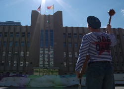 ВДВшник вышел к Воронежской облДуме на войну с «Единой Россией»