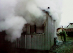 В Воронеже на Левом Берегу загорелся ларек