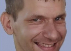 Мужчина в спортивной клетчатой кофте бесследно исчез в Воронеже