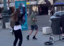 Зажигательные танцы у "Пролетки" попали на видео в Воронеже
